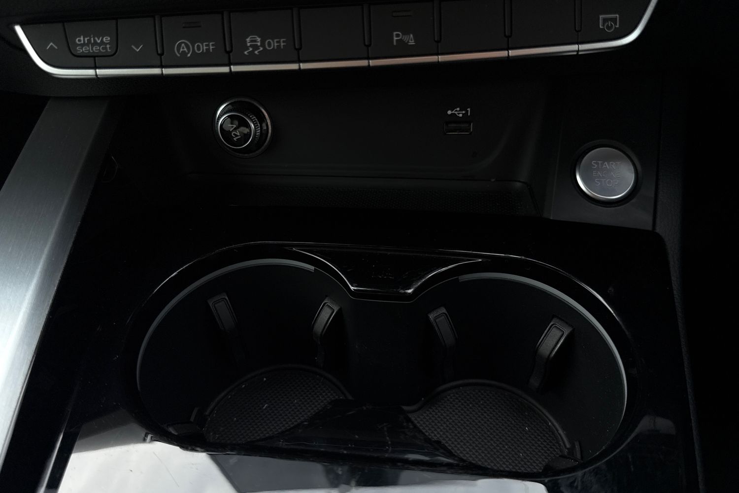 Used Audi A4 2020 for sale - 76863359: Photo 38