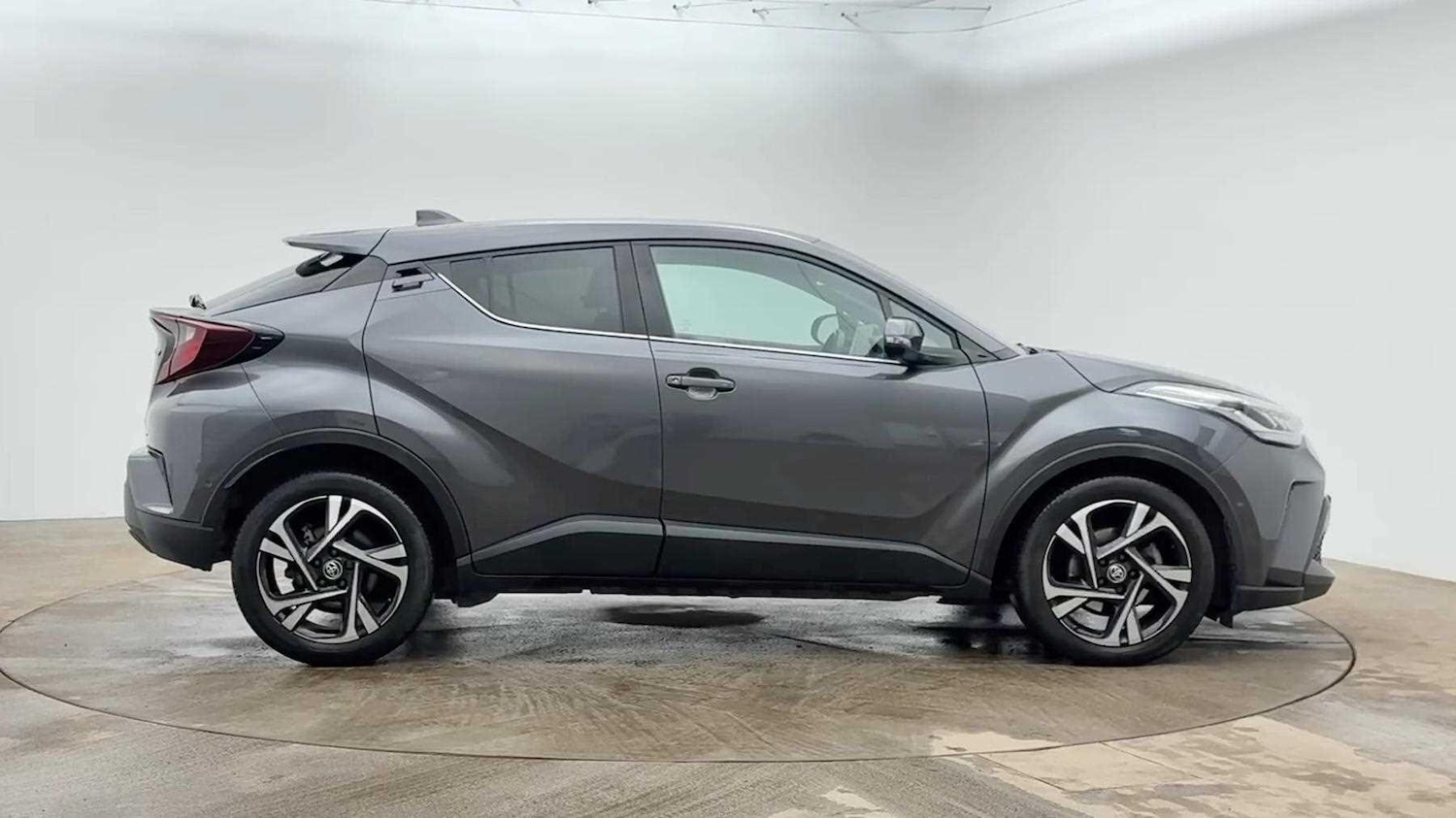 Used Toyota C-HR 2023 for sale - 77128961: Photo 3