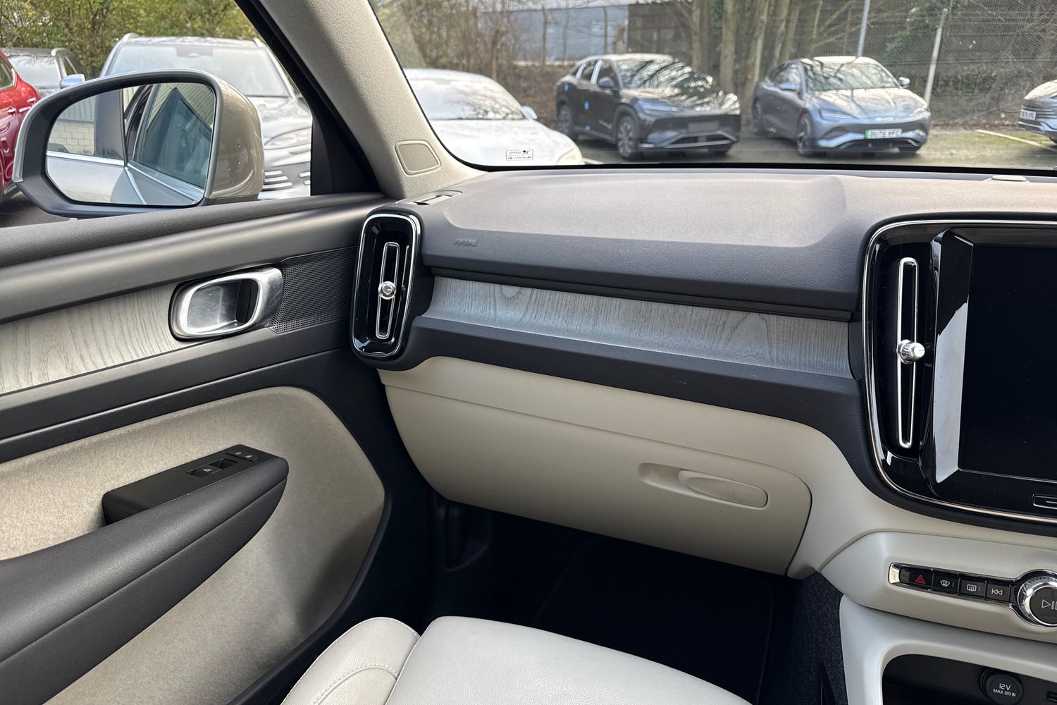 Used Volvo XC40 2021 for sale - 77026493: Photo 14