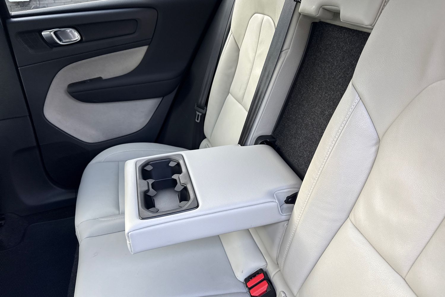 Used Volvo XC40 2021 for sale - 77026493: Photo 24