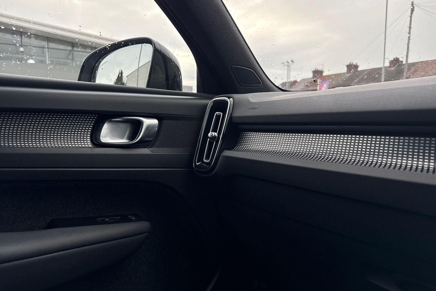 Used Volvo XC40 2020 for sale - 76641760: Photo 41