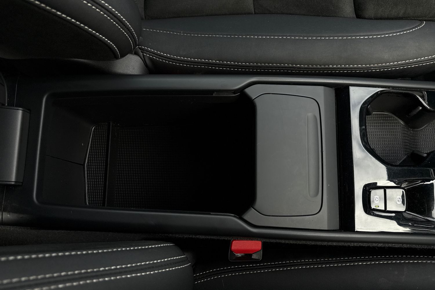 Used Volvo XC40 2022 for sale - 77904526: Photo 42