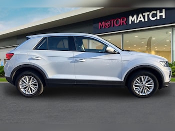 Used Volkswagen T-Roc 2019 for sale - 77313060: Photo