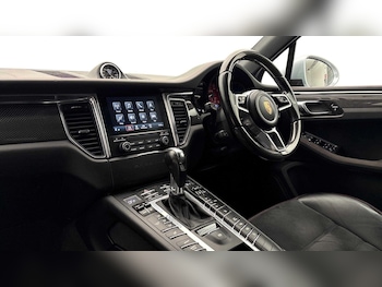 Used Porsche Macan 2017 for sale - 77680145: Photo