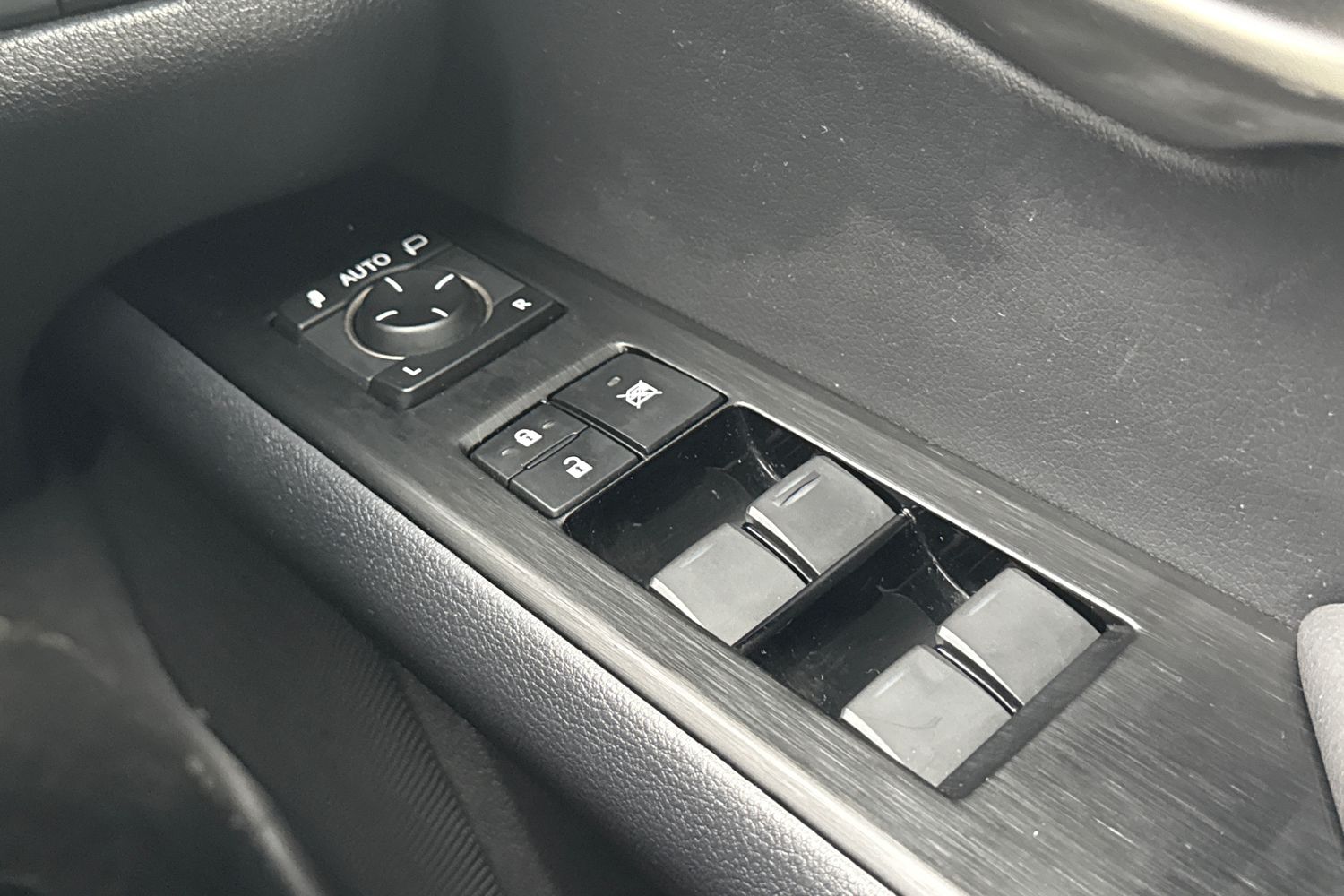 Used Lexus UX 2019 for sale - 76365123: Photo 32