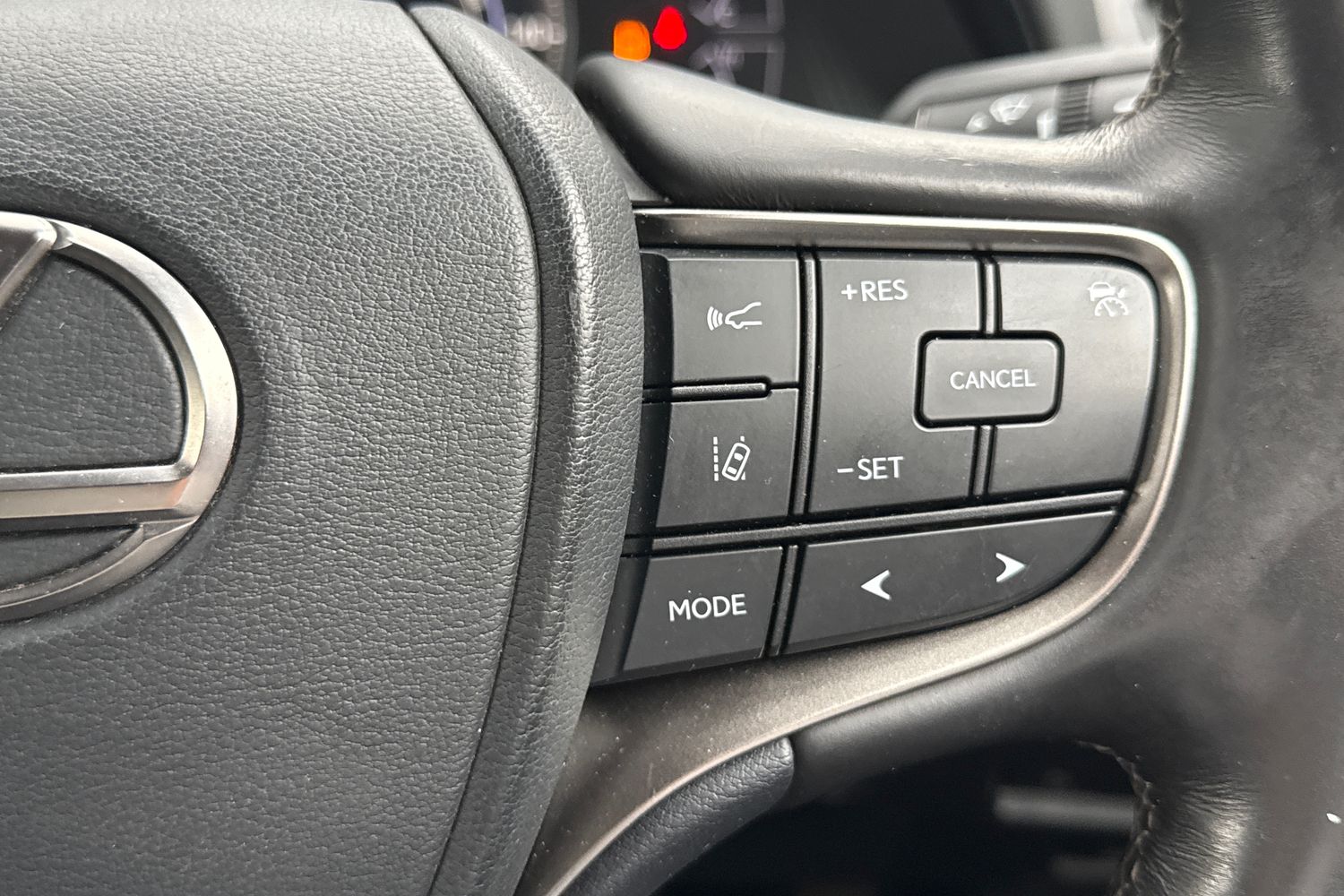 Used Lexus UX 2019 for sale - 76365123: Photo 34