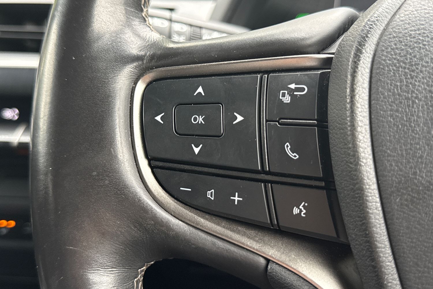 Used Lexus UX 2019 for sale - 76365123: Photo 35