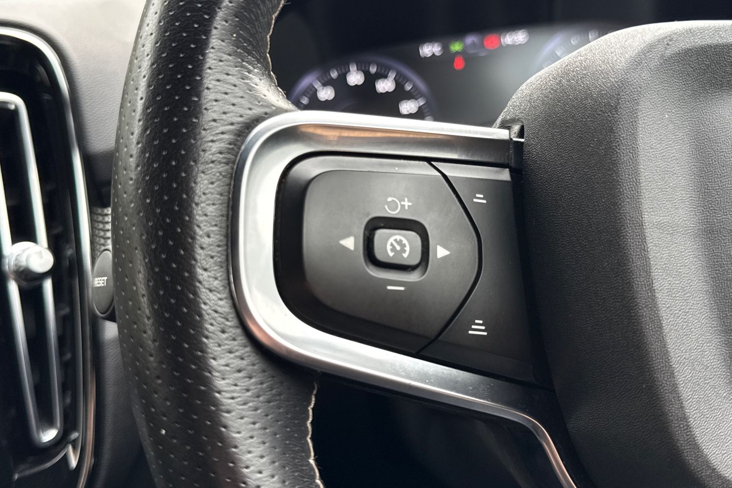 Used Volvo XC40 2021 for sale - 76365183: Photo 49