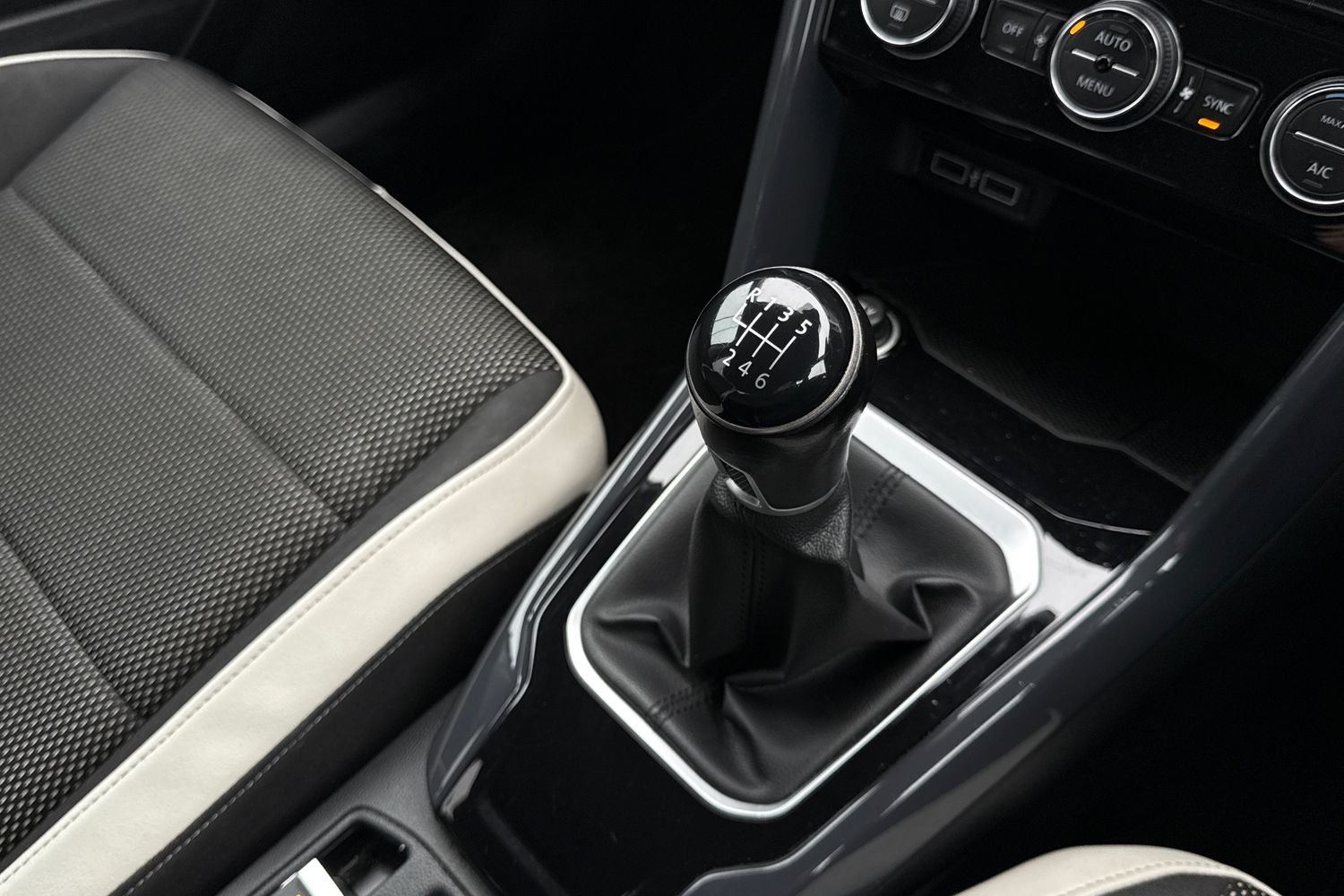 Used Volkswagen T-Roc 2018 for sale - 77654237: Photo 20