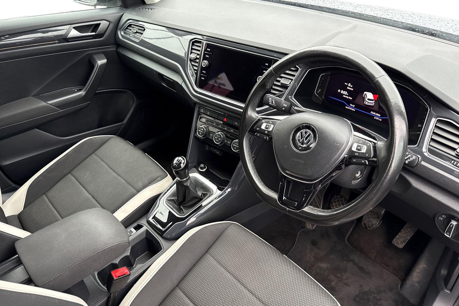 Used Volkswagen T-Roc 2018 for sale - 77654237: Photo 8