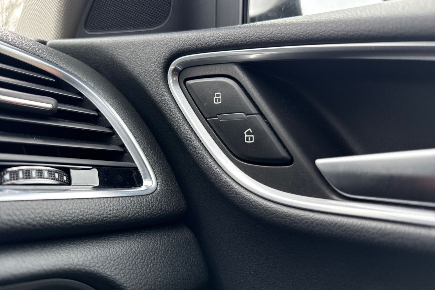 Used Audi Q3 2017 for sale - 76739550: Photo 28