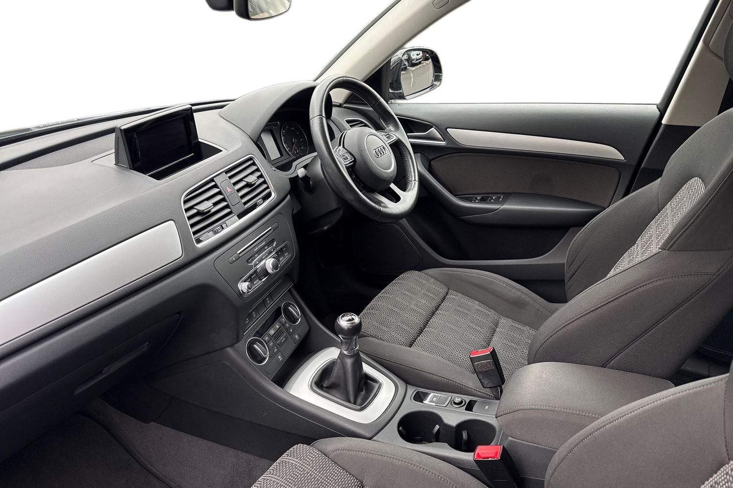 Used Audi Q3 2017 for sale - 76739550: Photo 9