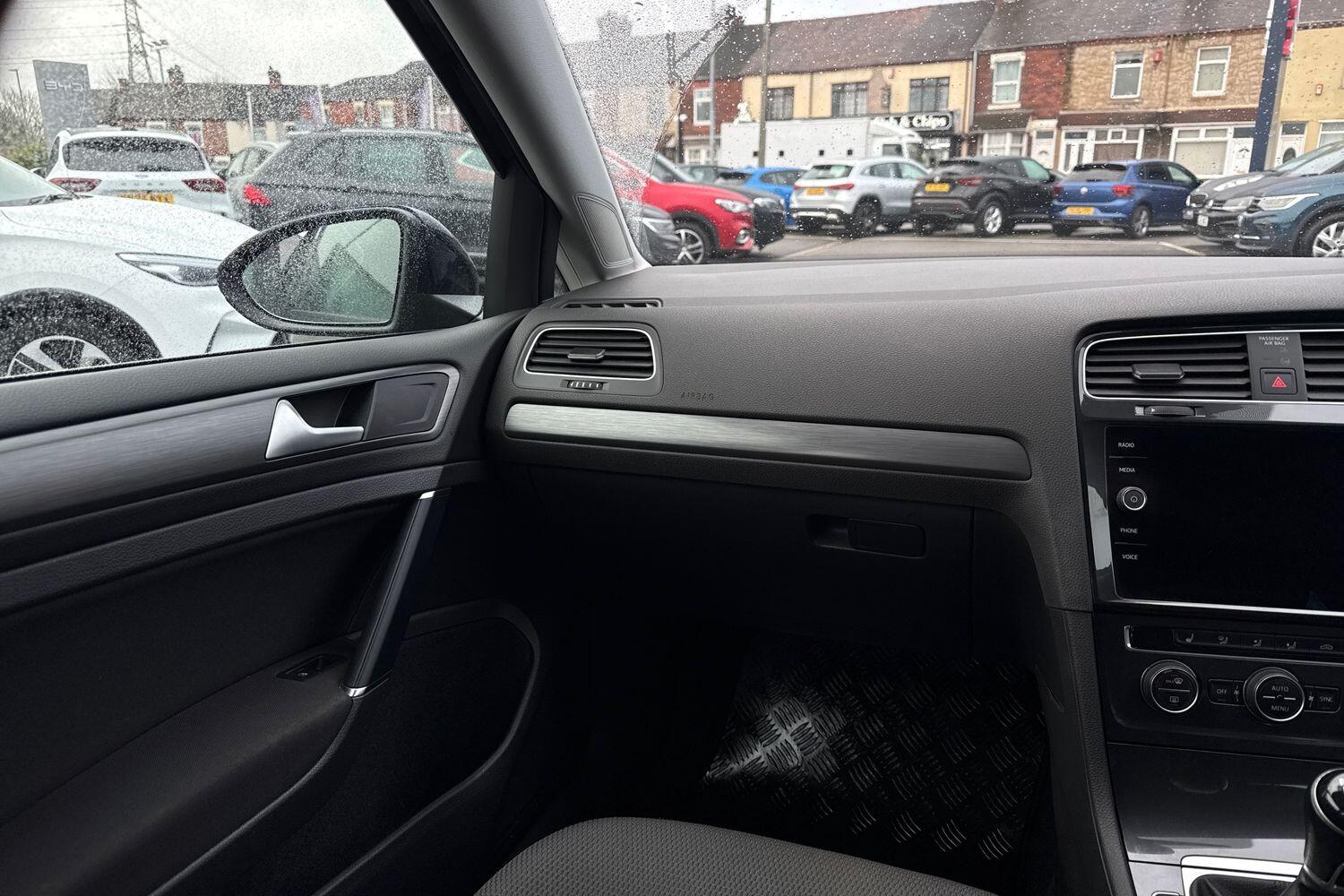 Used Volkswagen Golf 2019 for sale - 76697794: Photo 15