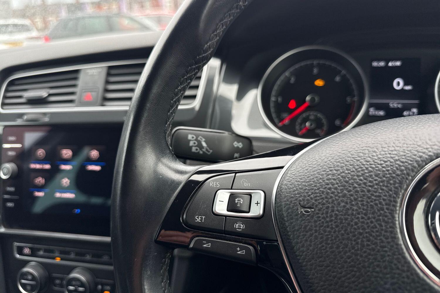 Used Volkswagen Golf 2019 for sale - 76697794: Photo 35