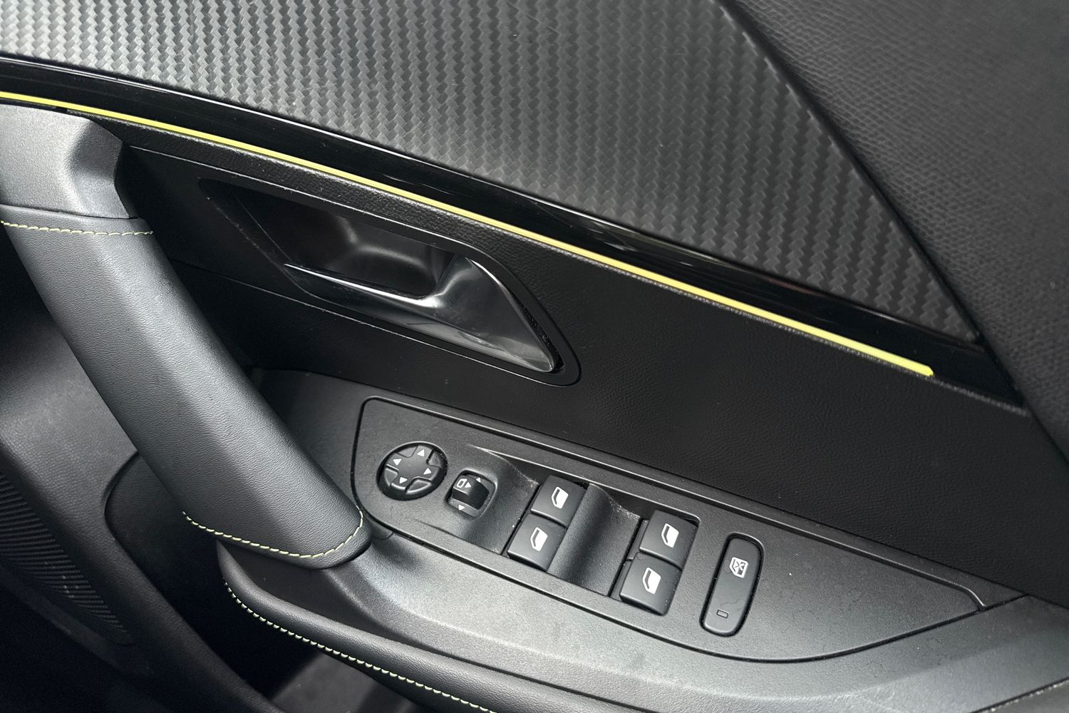 Used Peugeot 2008 2024 for sale - 76836405: Photo 18