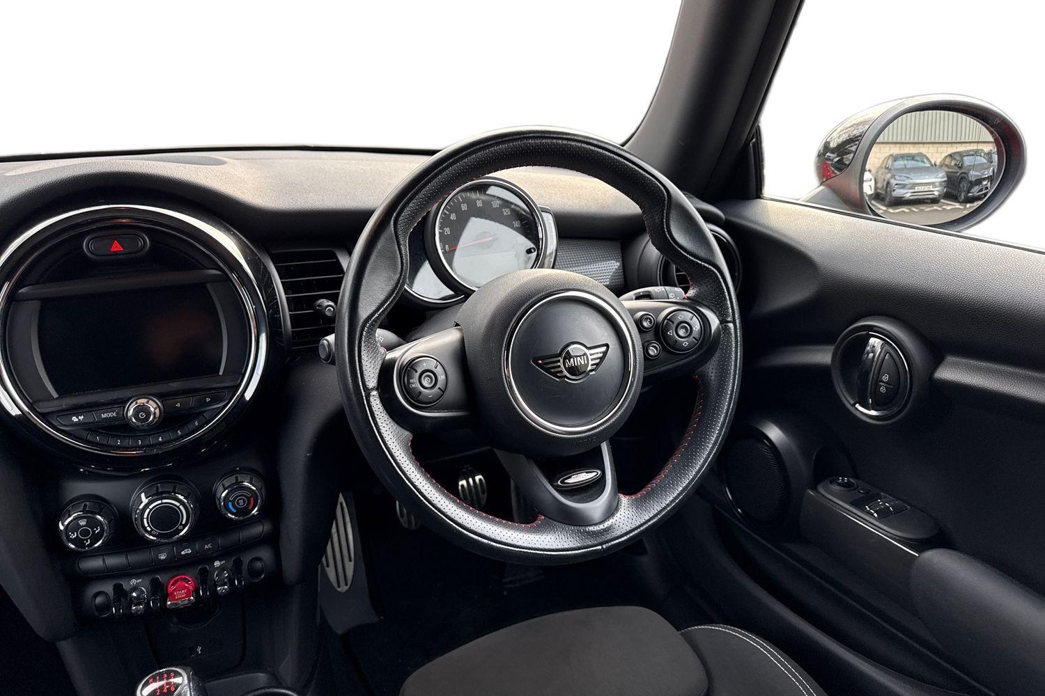 Used MINI Hatch 2018 for sale - 77211522: Photo 12