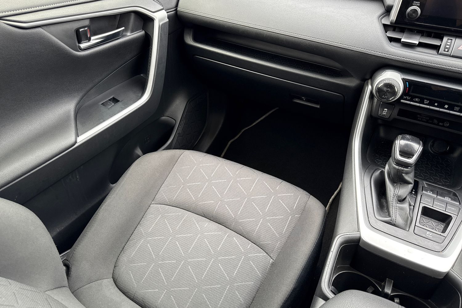 Used Toyota RAV4 2022 for sale - 76365144: Photo 15