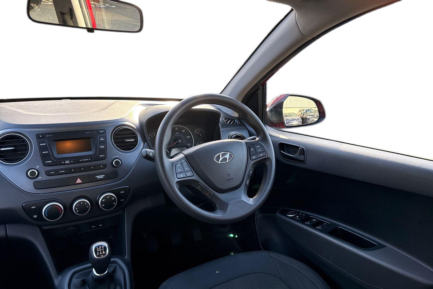 Used Hyundai i10 2017 for sale - 77011432: Photo 13