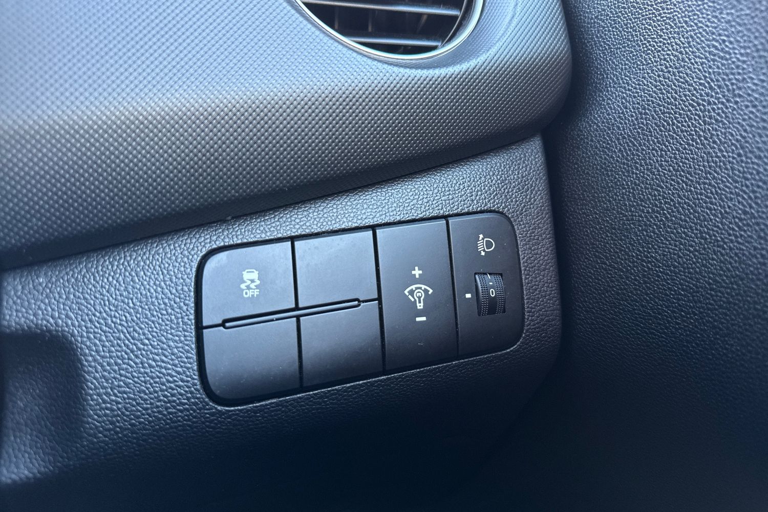 Used Hyundai i10 2017 for sale - 77011432: Photo 29