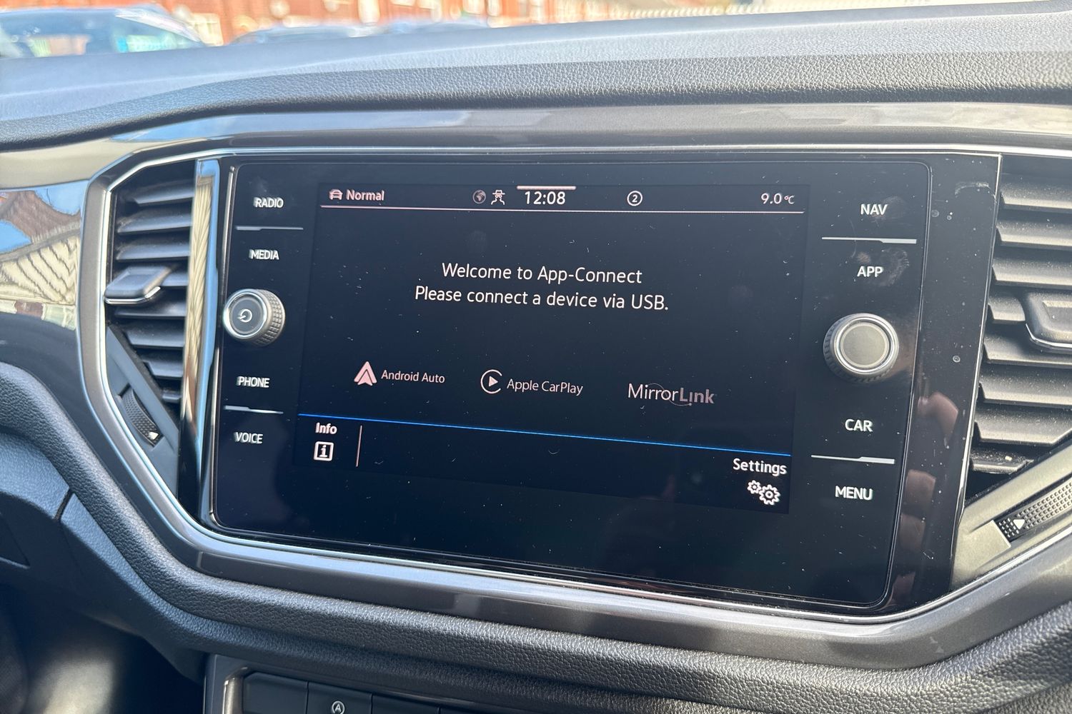 Used Volkswagen T-Roc 2021 for sale - 77742182: Photo 31