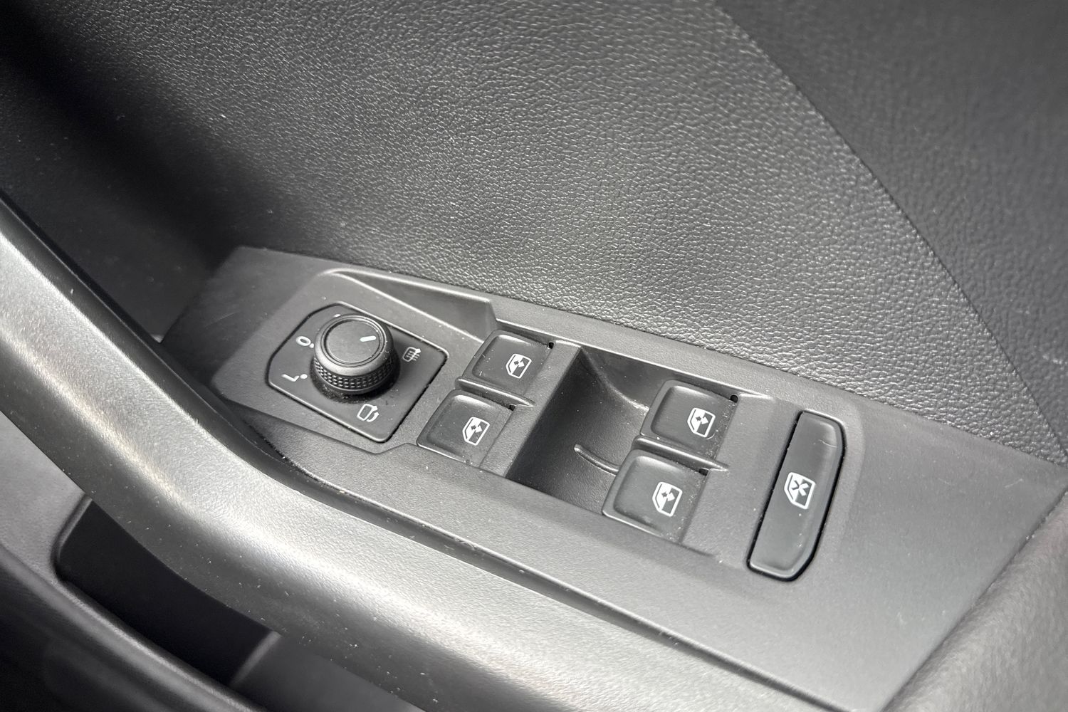 Used Volkswagen T-Cross 2023 for sale - 76365191: Photo 28