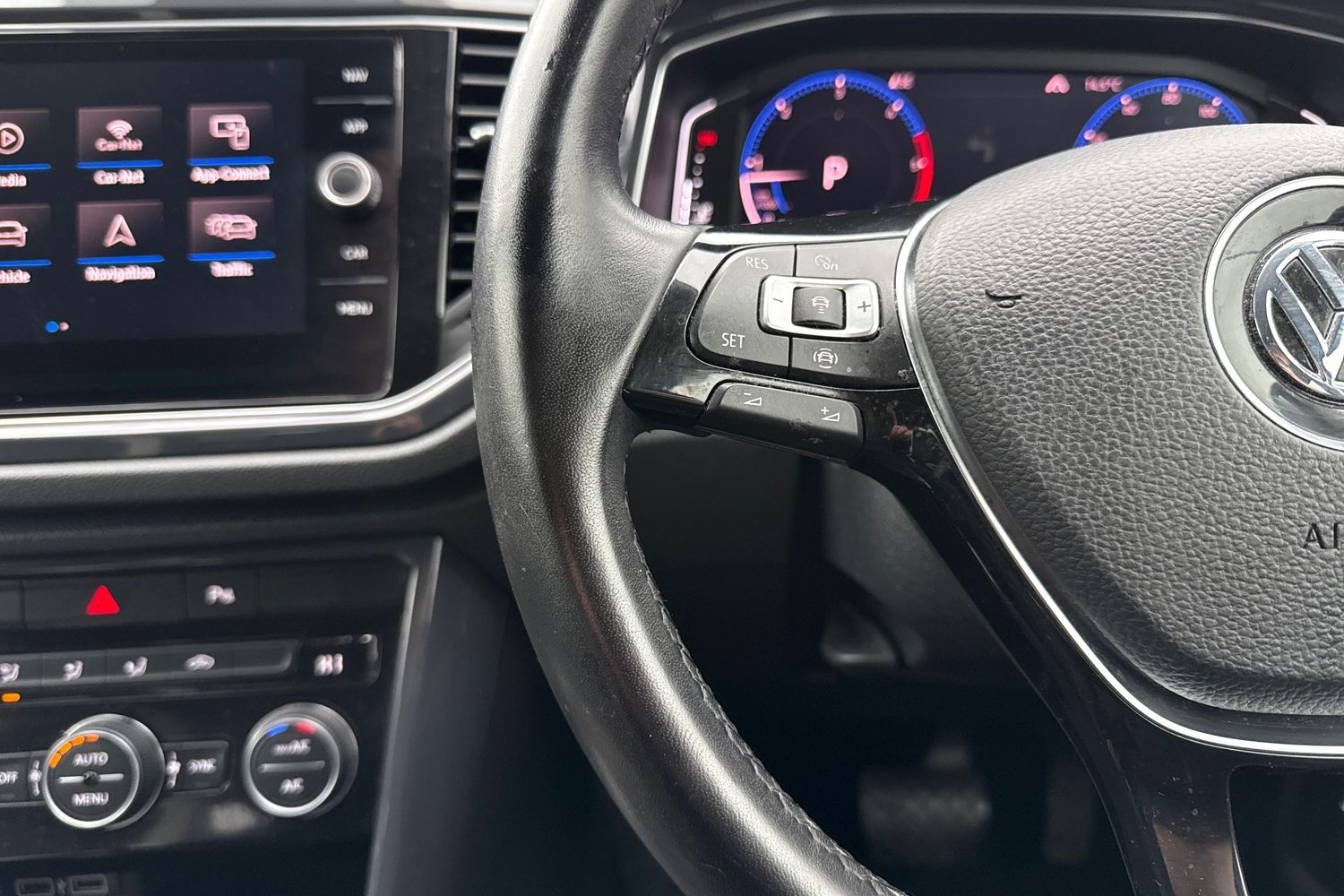 Used Volkswagen T-Roc 2019 for sale - 76365181: Photo 29