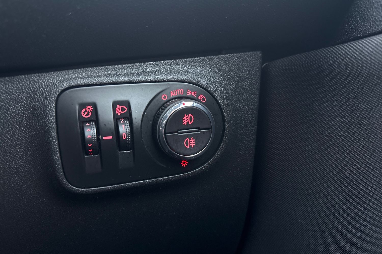 Used Vauxhall Corsa 2016 for sale - 76469304: Photo 27