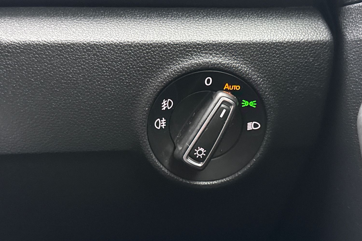 Used Volkswagen T-Roc 2019 for sale - 76654032: Photo 26