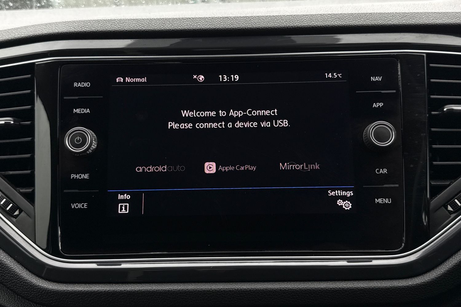 Used Volkswagen T-Roc 2019 for sale - 76654032: Photo 35