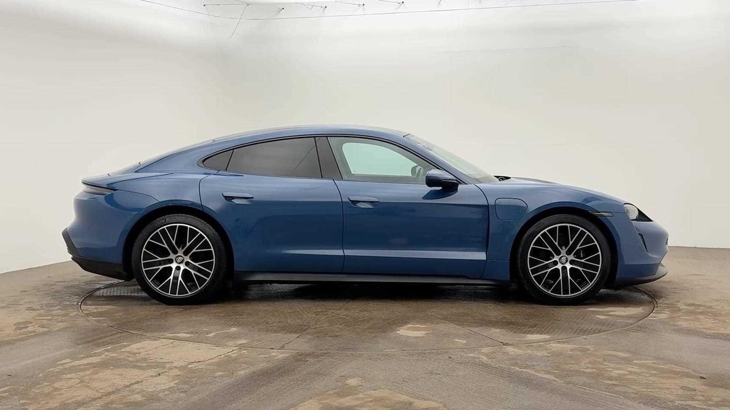 Used Porsche Taycan 2022 for sale - 77483296: Photo 4