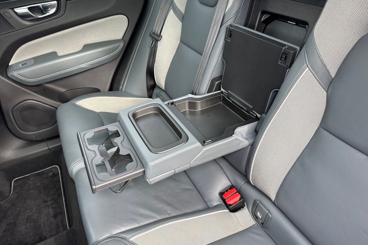 Used Volvo XC60 2020 for sale - 76654037: Photo 30