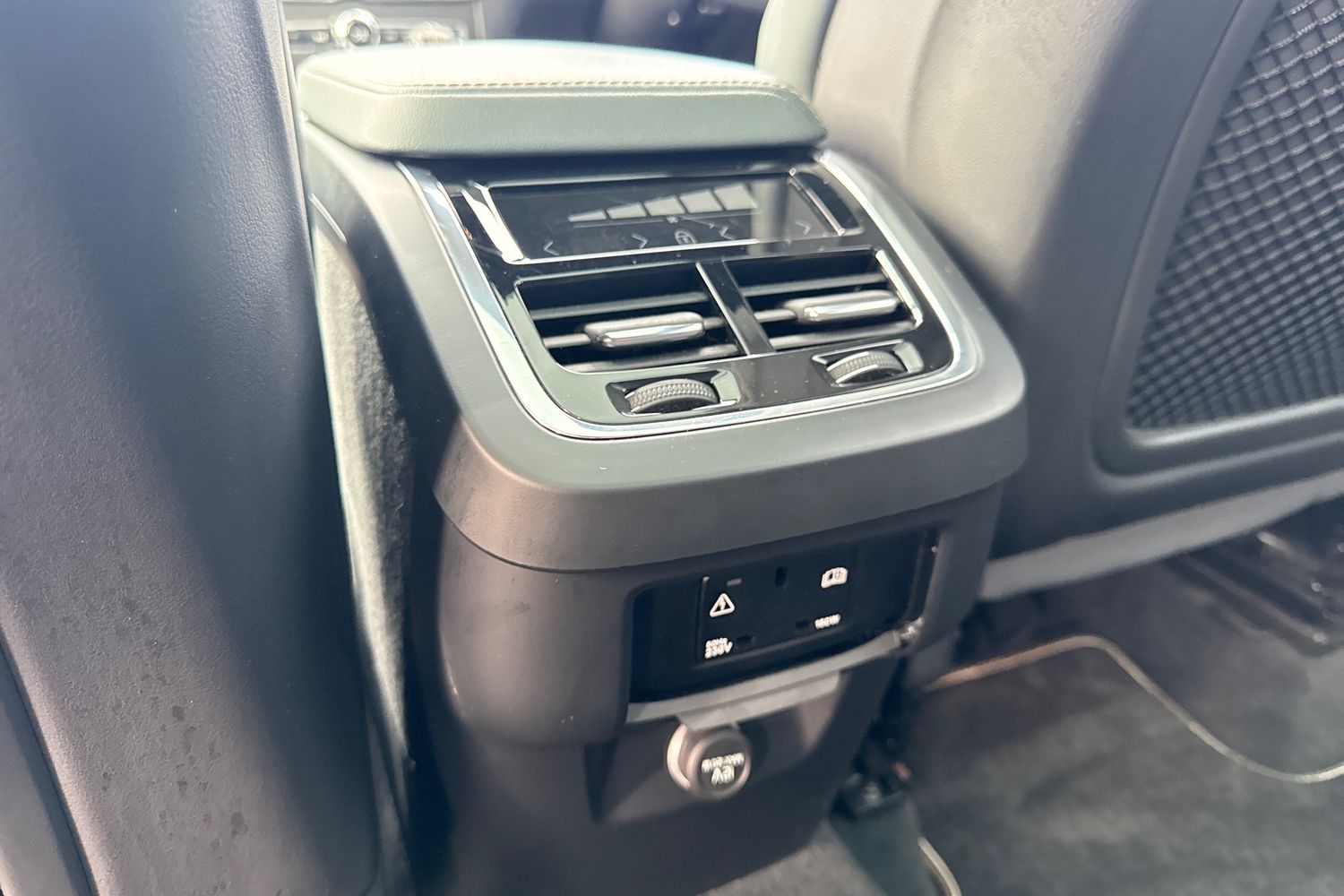 Used Volvo XC60 2020 for sale - 76654037: Photo 32