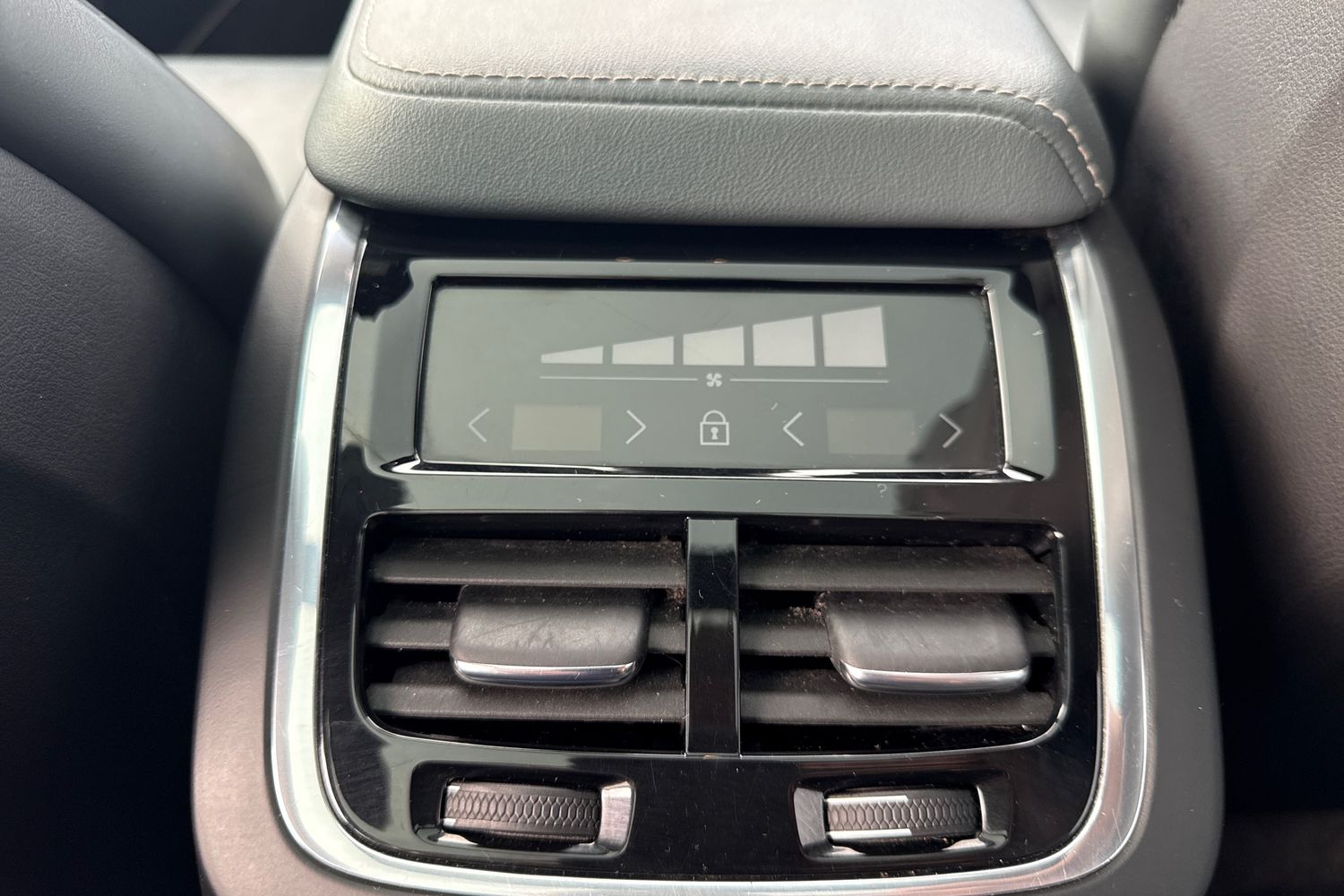 Used Volvo XC60 2020 for sale - 76654037: Photo 33