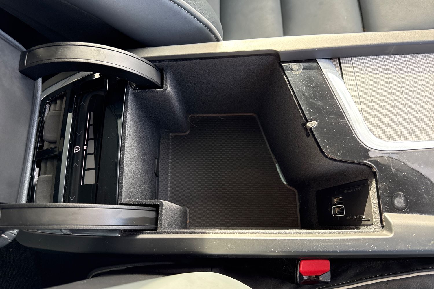 Used Volvo XC60 2020 for sale - 76654037: Photo 37