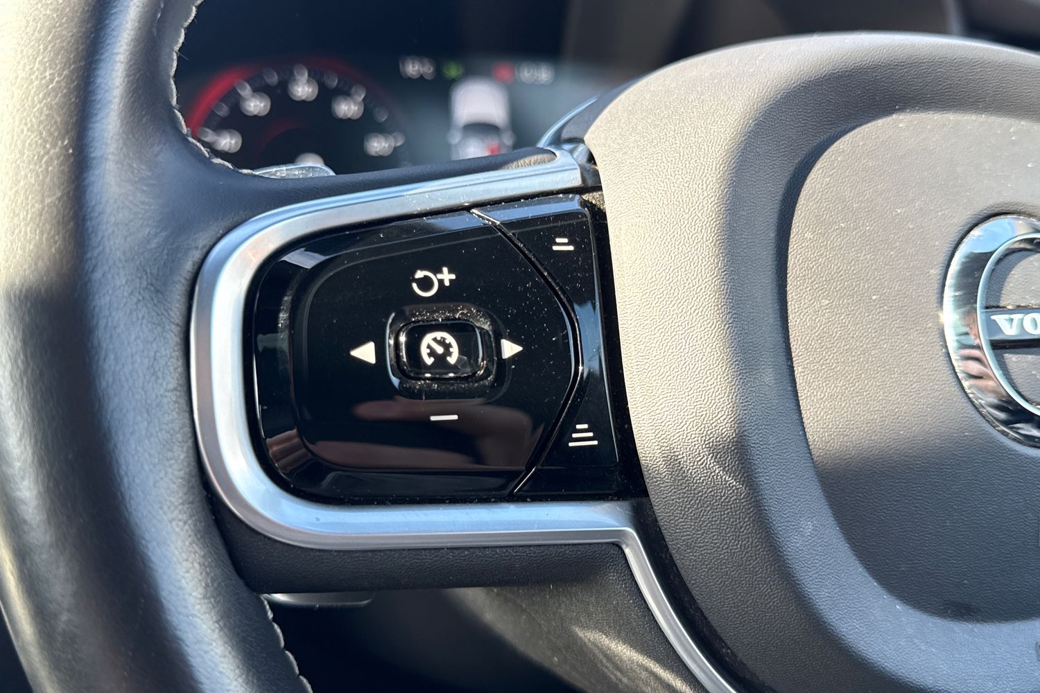 Used Volvo XC60 2020 for sale - 76654037: Photo 38