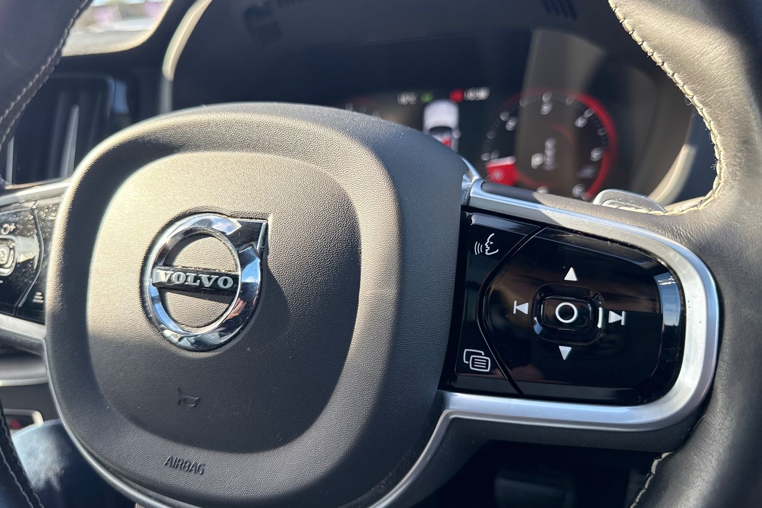 Used Volvo XC60 2020 for sale - 76654037: Photo 39