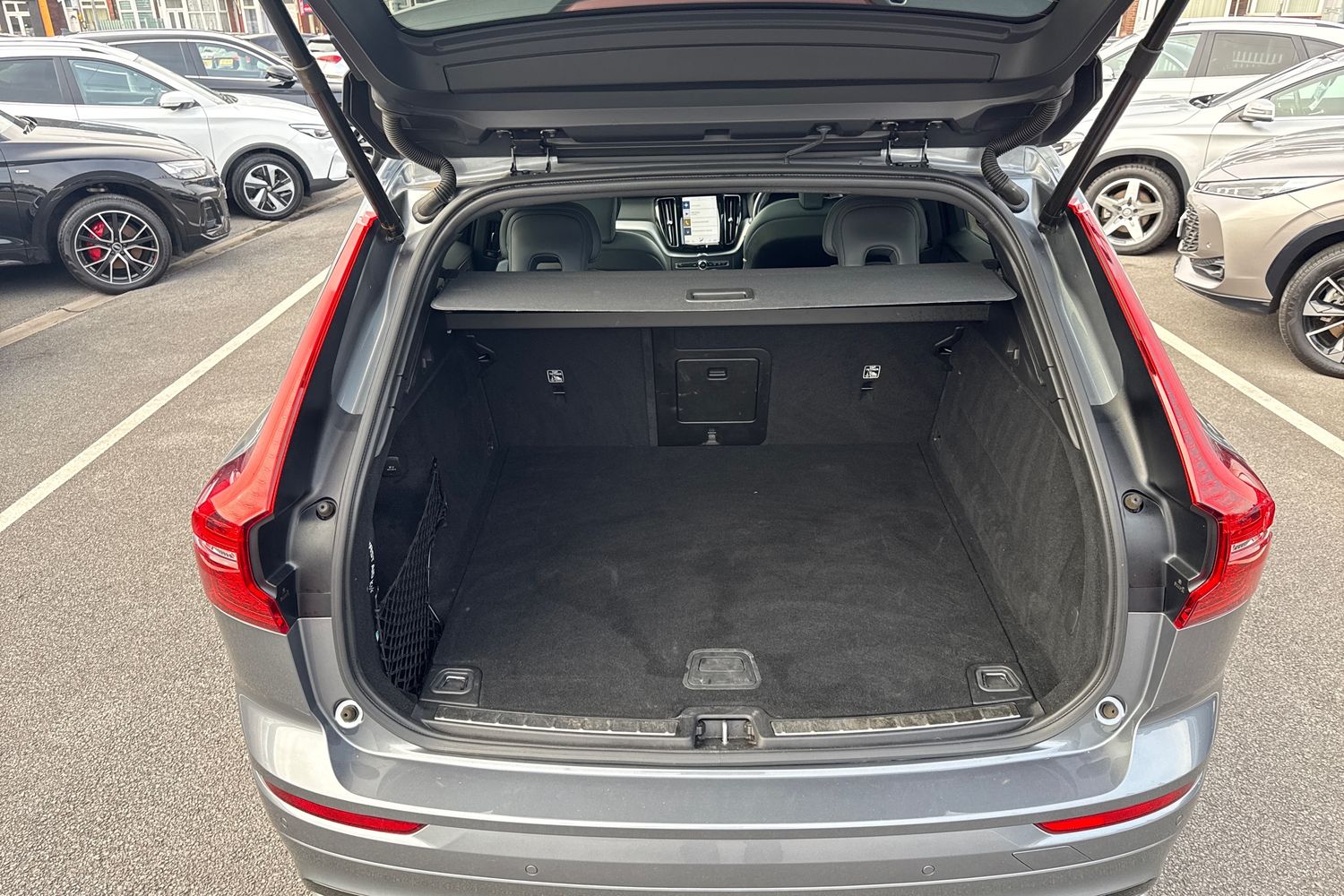 Used Volvo XC60 2020 for sale - 76654037: Photo 9