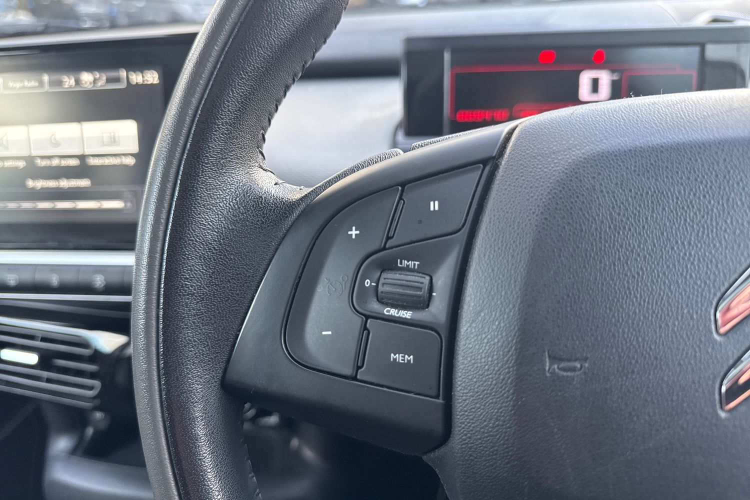 Used Citroen C4 Cactus 2017 for sale - 77233306: Photo 40