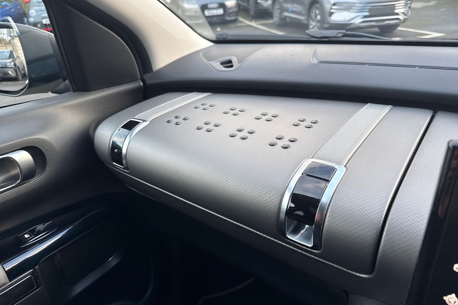 Used Citroen C4 Cactus 2017 for sale - 77233306: Photo 43