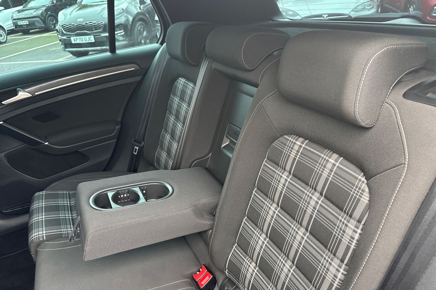 Used Volkswagen Golf 2017 for sale - 77032385: Photo 14