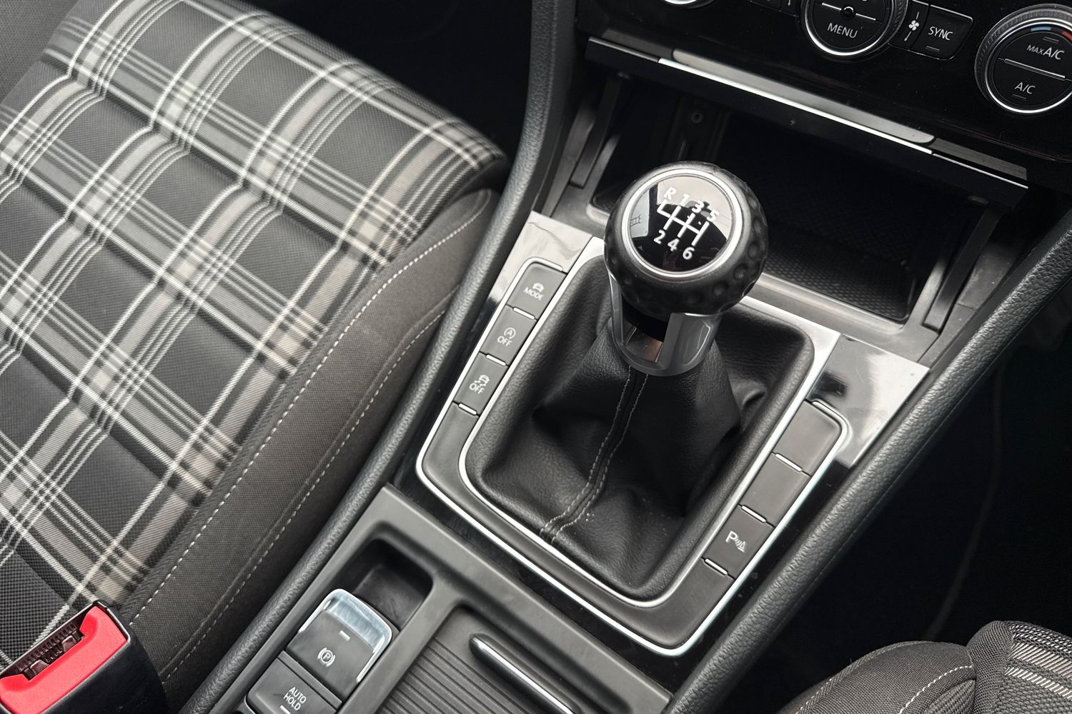 Used Volkswagen Golf 2017 for sale - 77032385: Photo 20