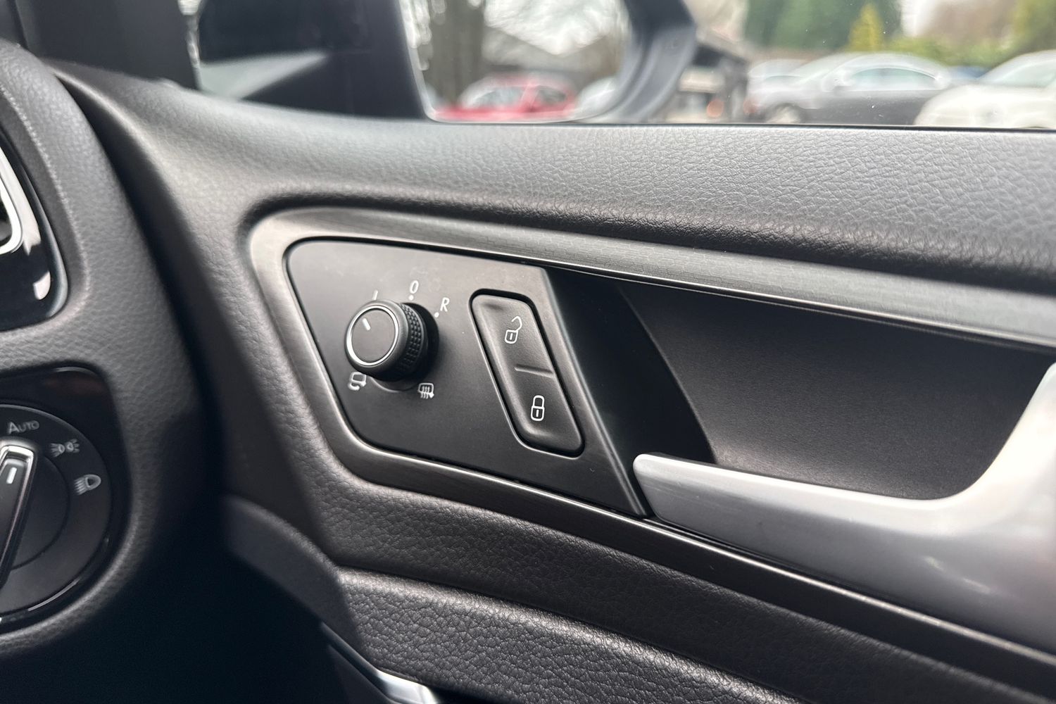 Used Volkswagen Golf 2017 for sale - 77032385: Photo 28