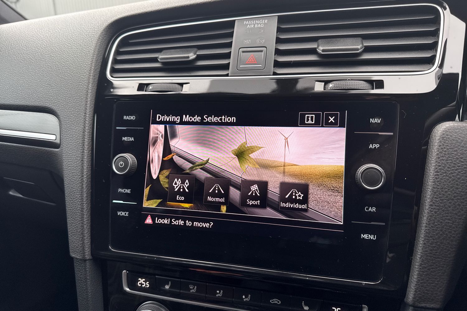 Used Volkswagen Golf 2017 for sale - 77032385: Photo 39