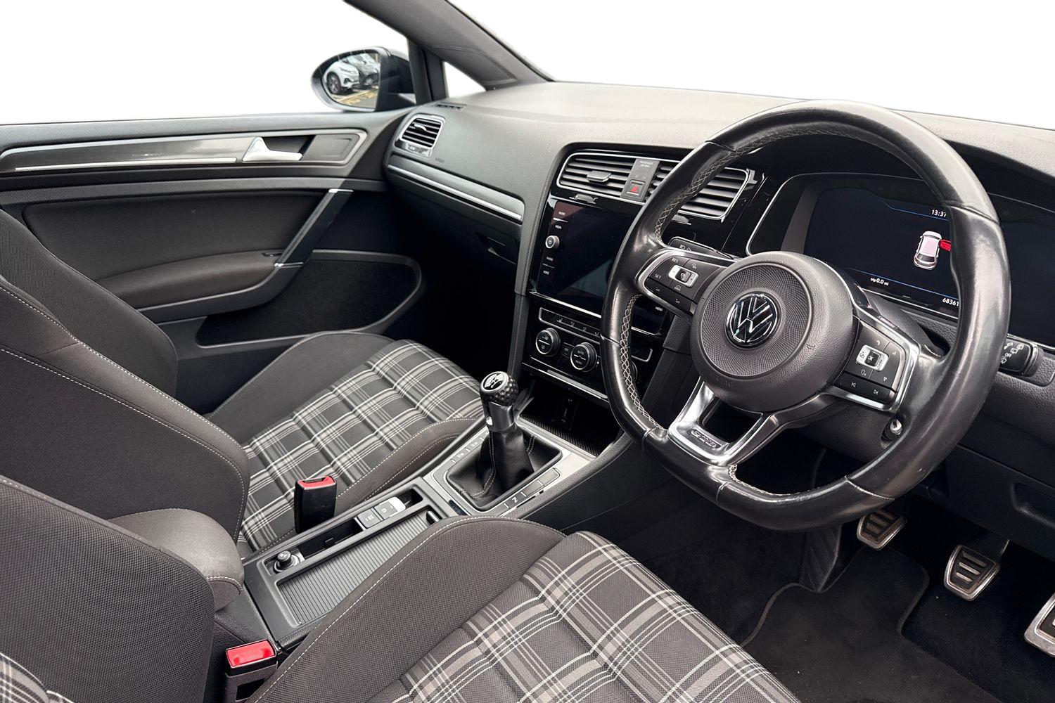 Used Volkswagen Golf 2017 for sale - 77032385: Photo 8