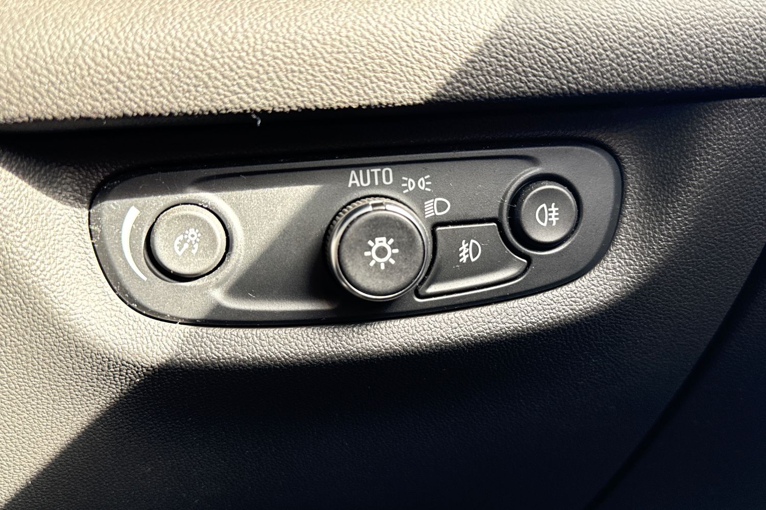 Used Vauxhall Insignia 2017 for sale - 77879216: Photo 35