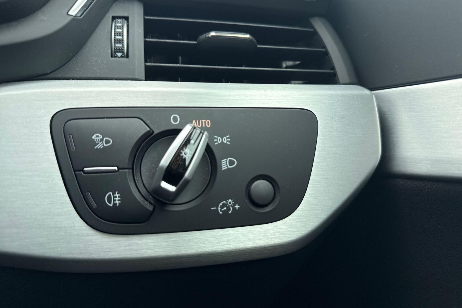 Used Audi A4 2016 for sale - 77152458: Photo 40