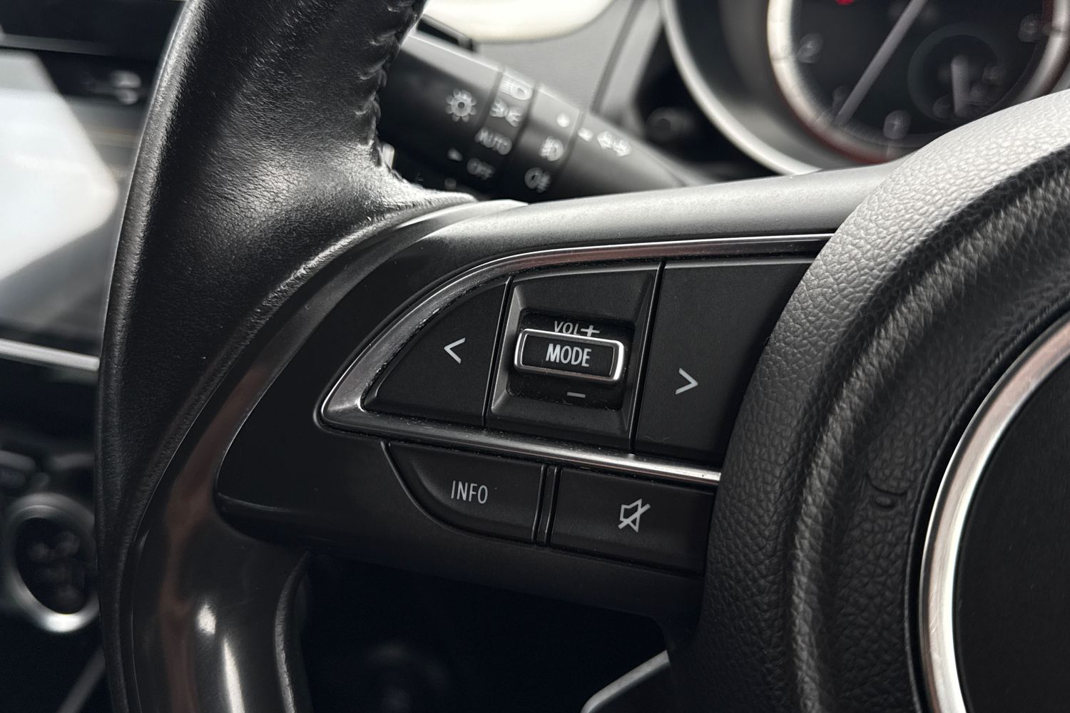 Used Suzuki Swift 2018 for sale - 77829466: Photo 31