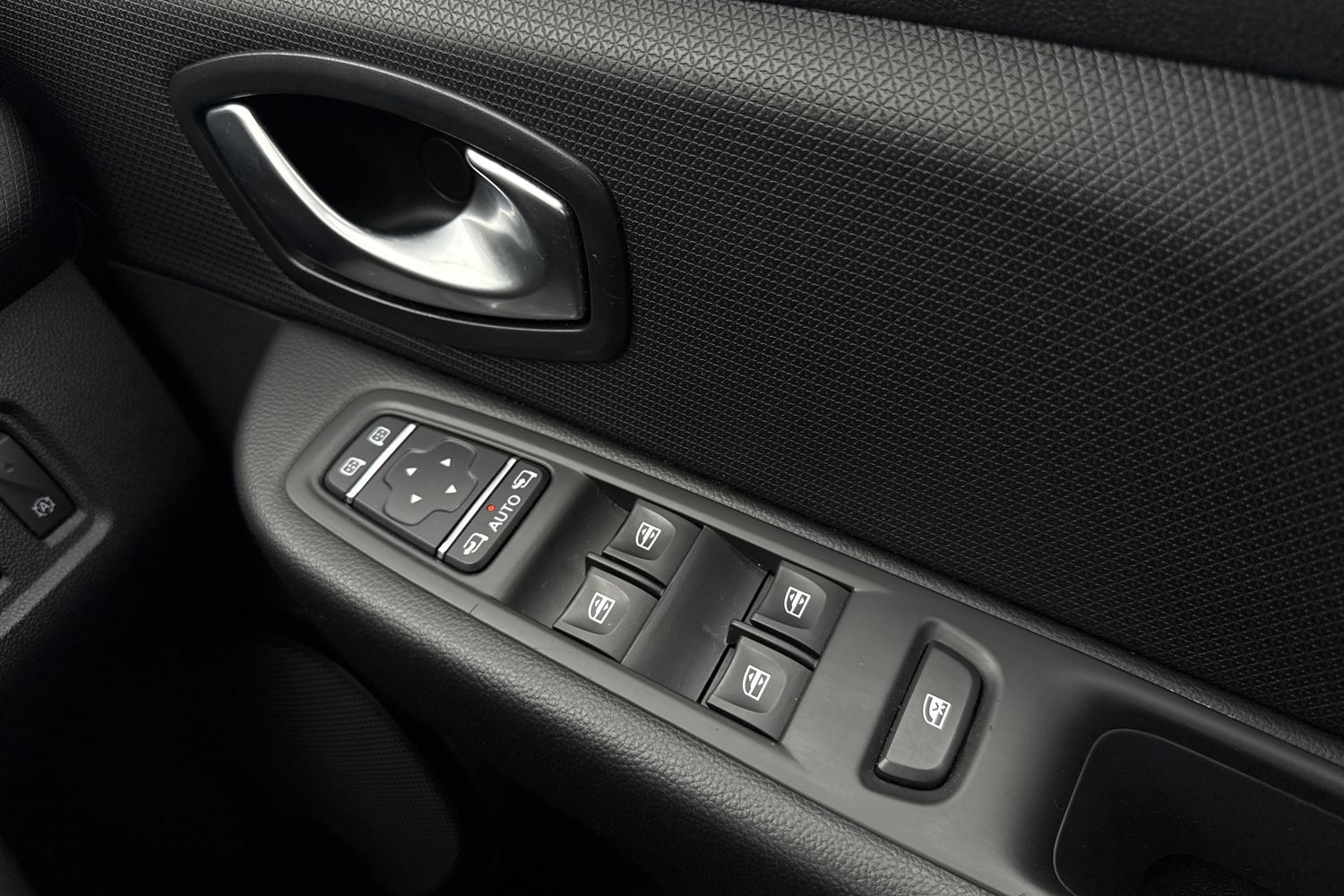 Used Renault Clio 2018 for sale - 78189670: Photo 18