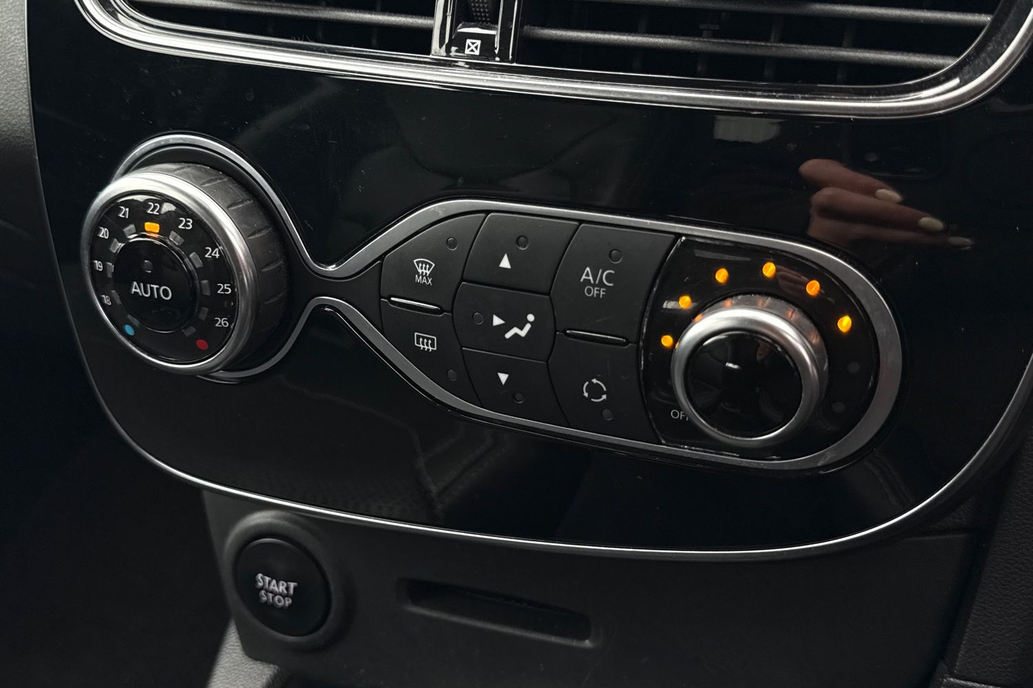 Used Renault Clio 2018 for sale - 78189670: Photo 19