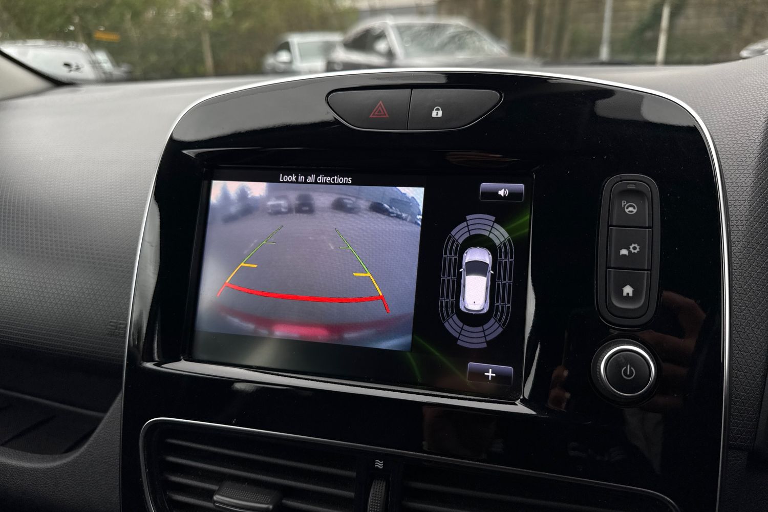 Used Renault Clio 2018 for sale - 78189670: Photo 32